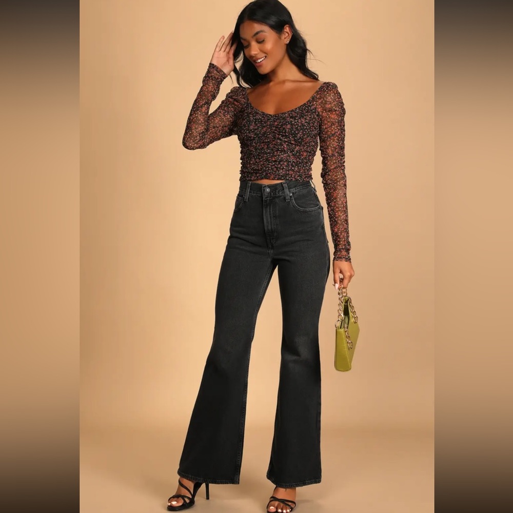 NWT Levi's 70s High Rise Black Wash Flare Jeans Size 31